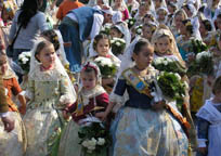 Offrande des fleurs pendant les Fallas Offrande des fleurs pendant les Fallas