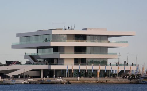Pavillon Veles e Vents dans le port de Valencia